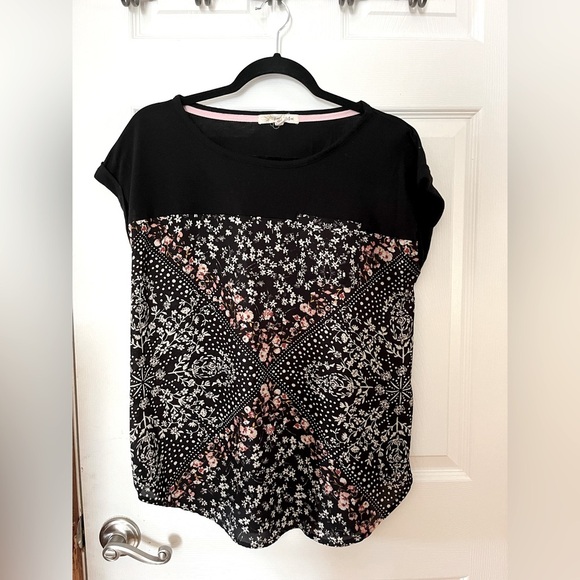 Rewind Tops - Rewind Black and Pink Floral Short Sleeve Top